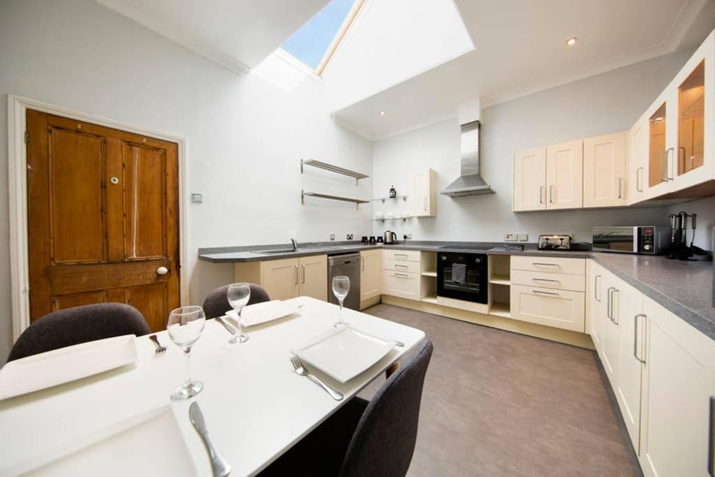 Clifton Spacious 3 Bed Apt&Parking-Simply Check In Bristol Exterior foto
